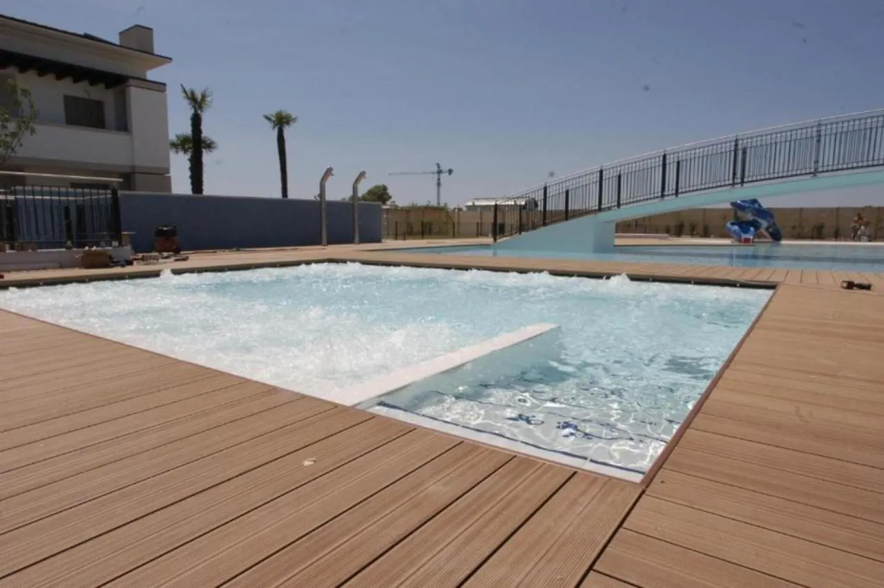 דירות ביביונה Recently Built Row House With Huge Swimming Pool 0*,