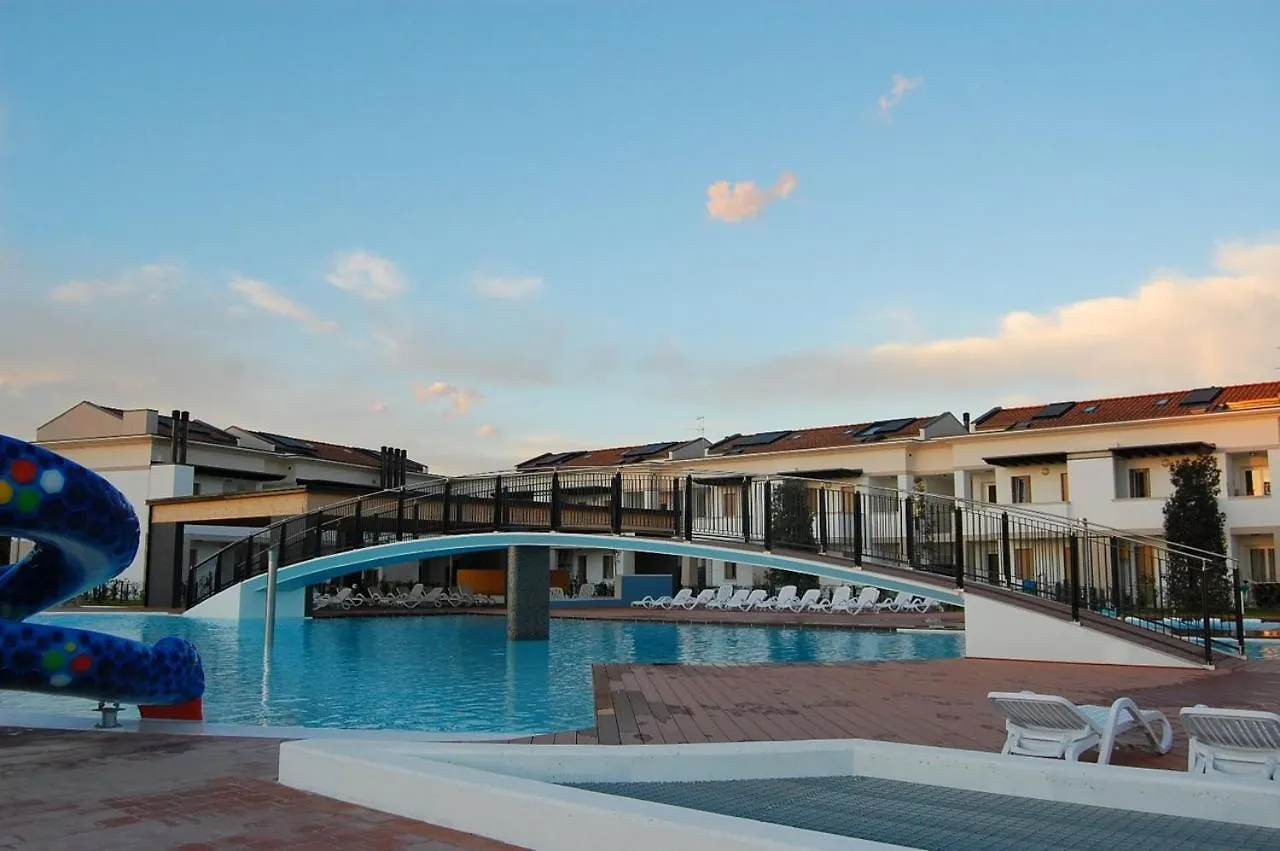 דירות ביביונה Recently Built Row House With Huge Swimming Pool